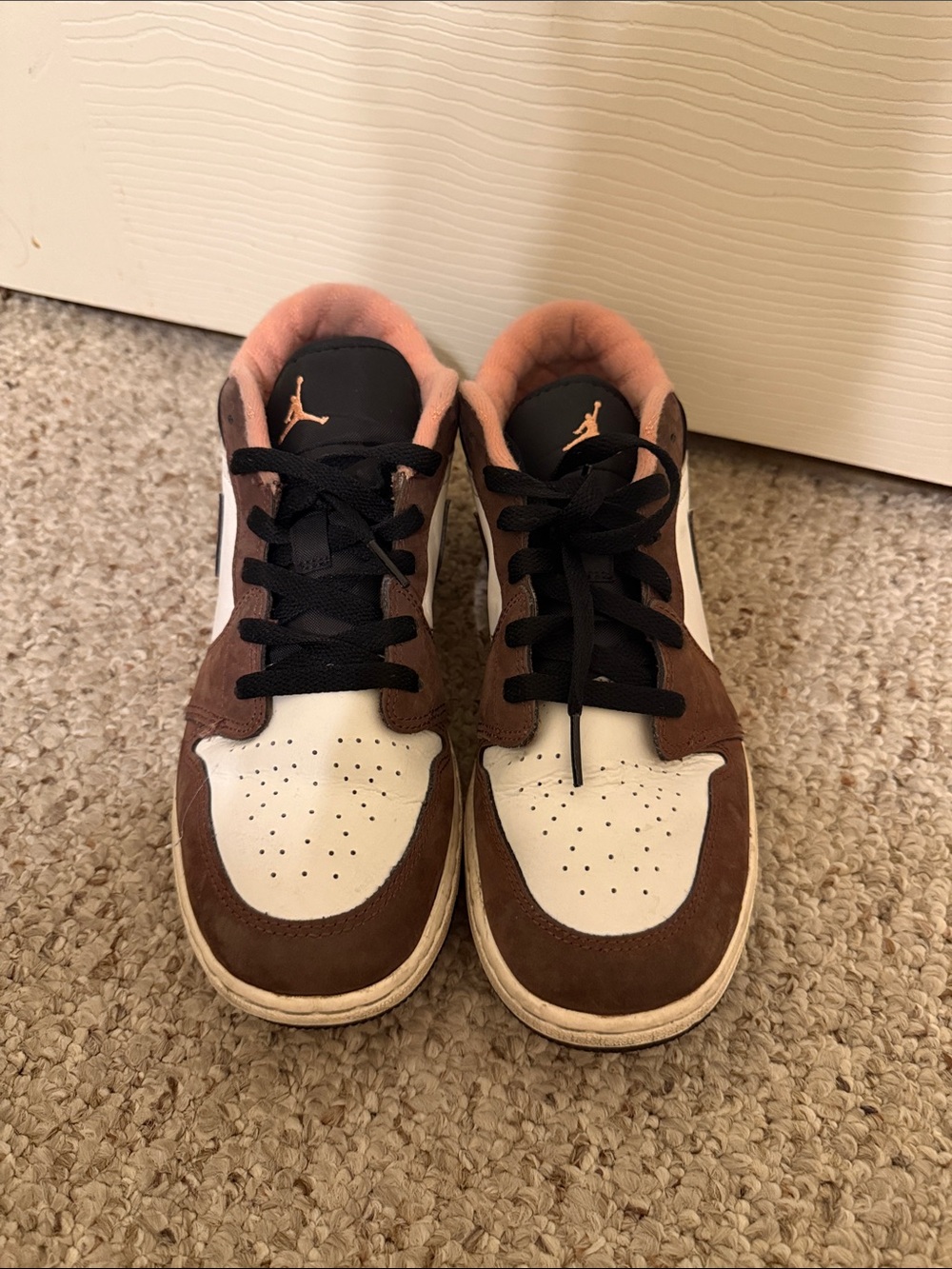 Low top Jordans